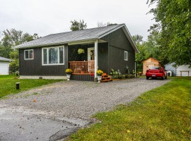 SOLD in 24hrs, Full Asking Price - Fully Renovated Starter Home in Lake Front Community