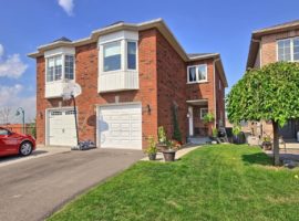 SOLD - Fantastic Semi in Newmarket on Quiet Court
